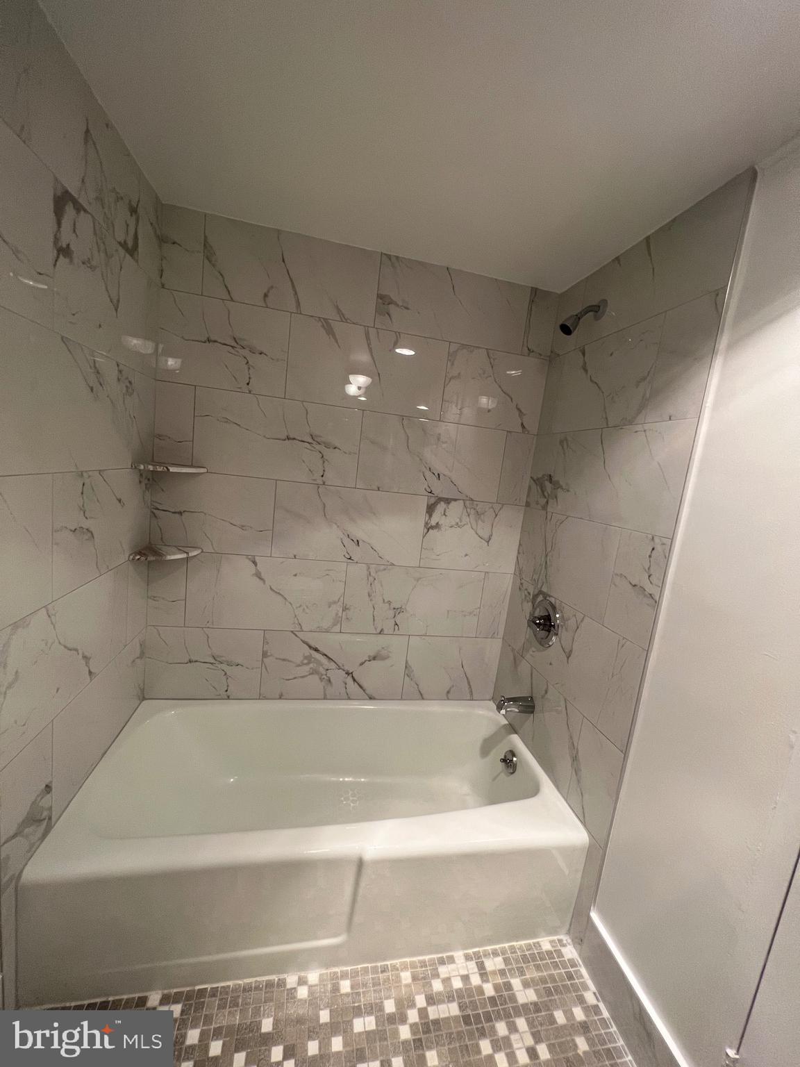 3800 FAIRFAX DRIVE 1705