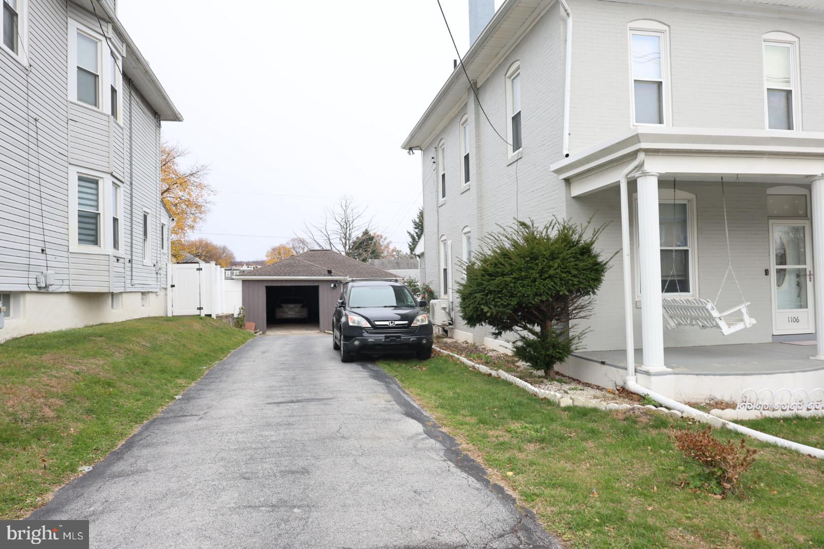 1106 E BELLEVUE AVENUE