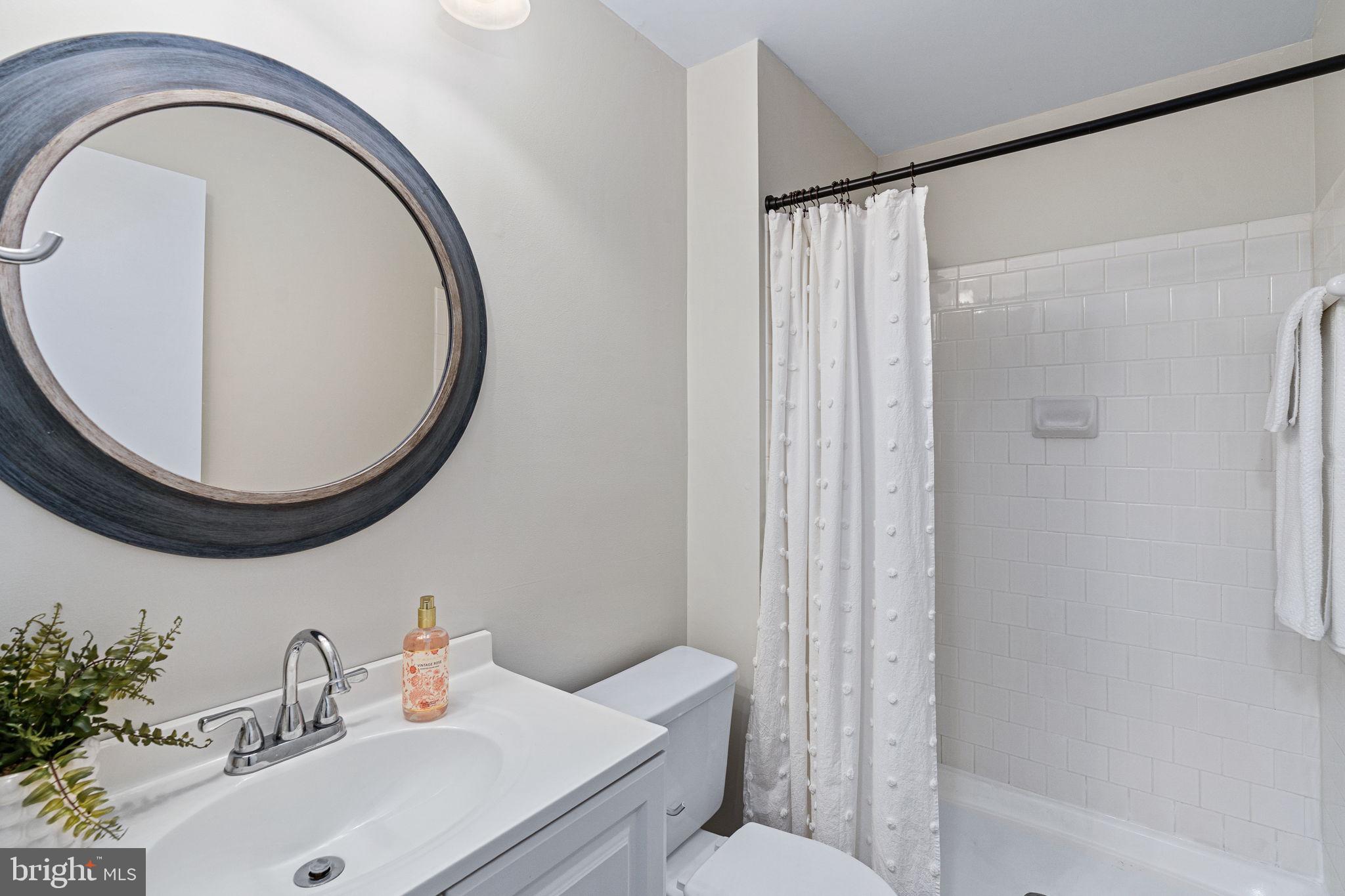 WAYSIDE VILLAGE - Residential