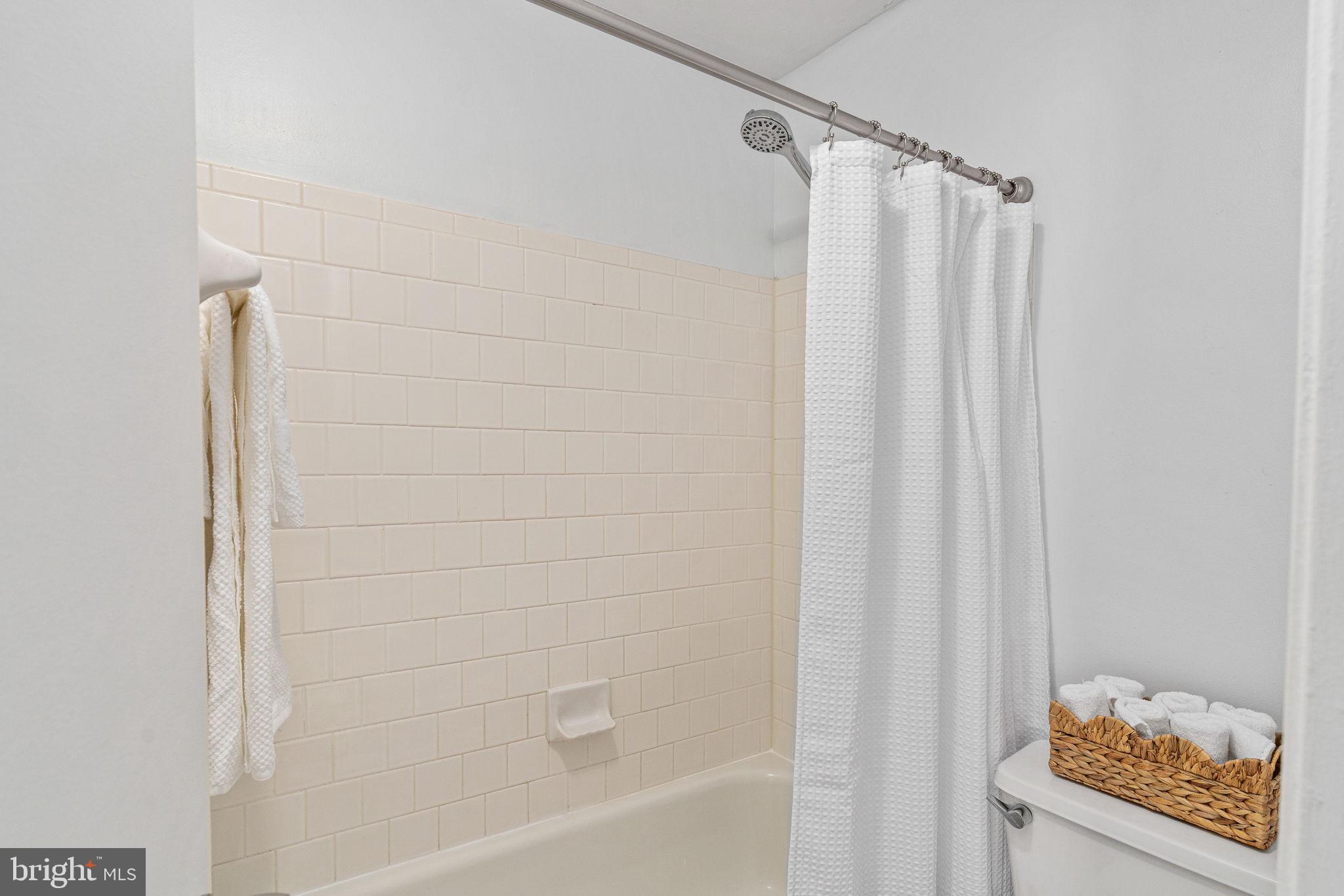 WAYSIDE VILLAGE - Residential