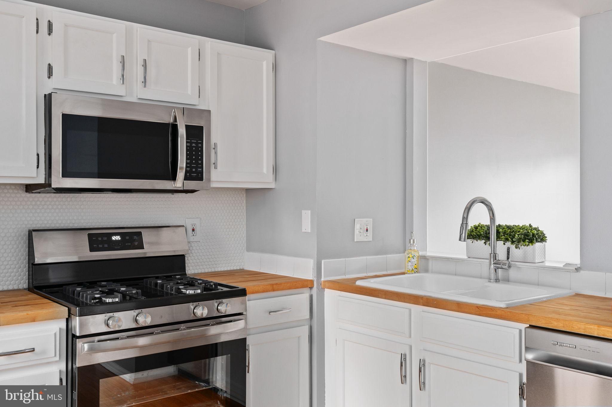 WAYSIDE VILLAGE - Residential