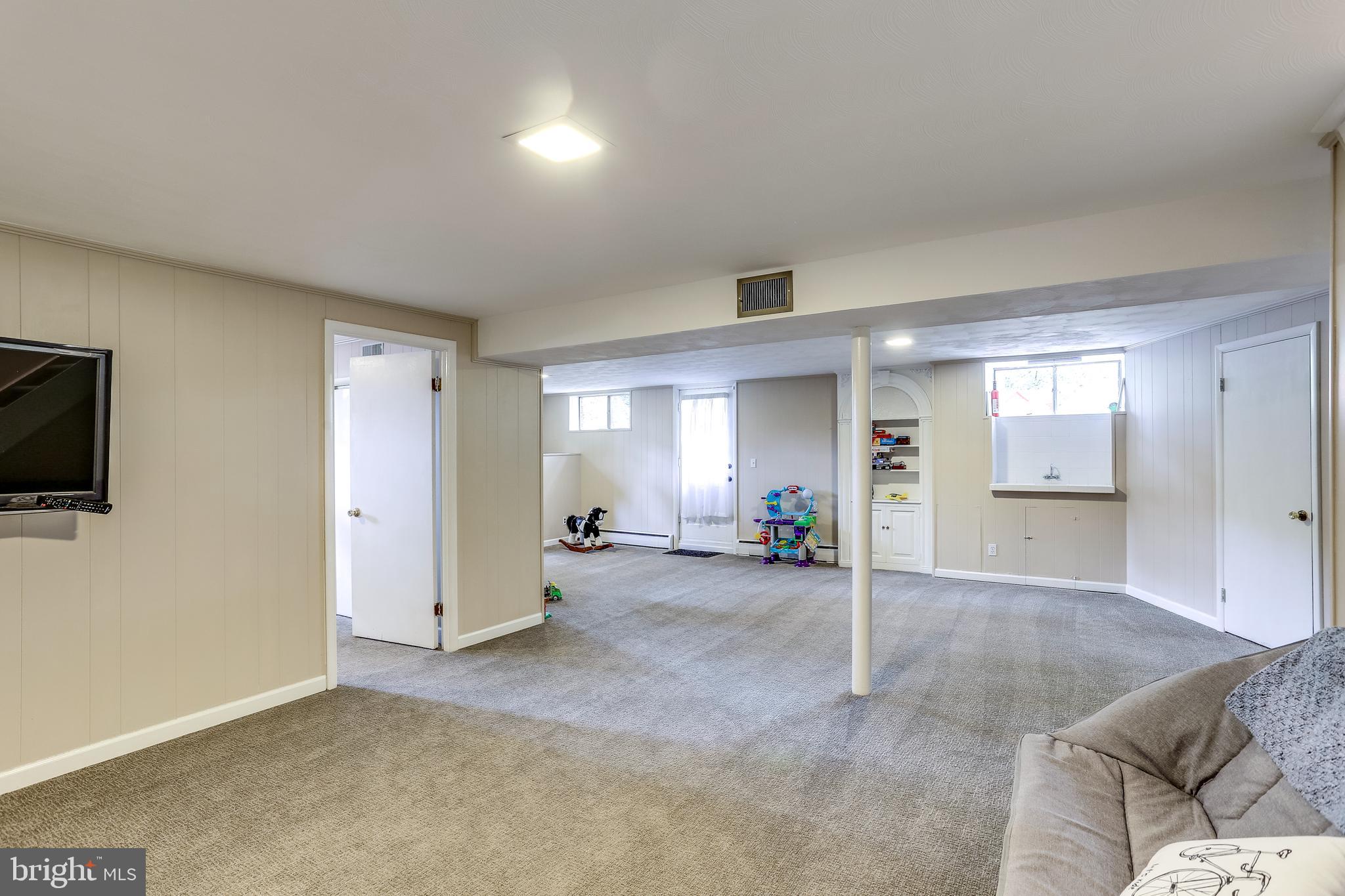 CHESTNUT HILL ESTATES - Residential