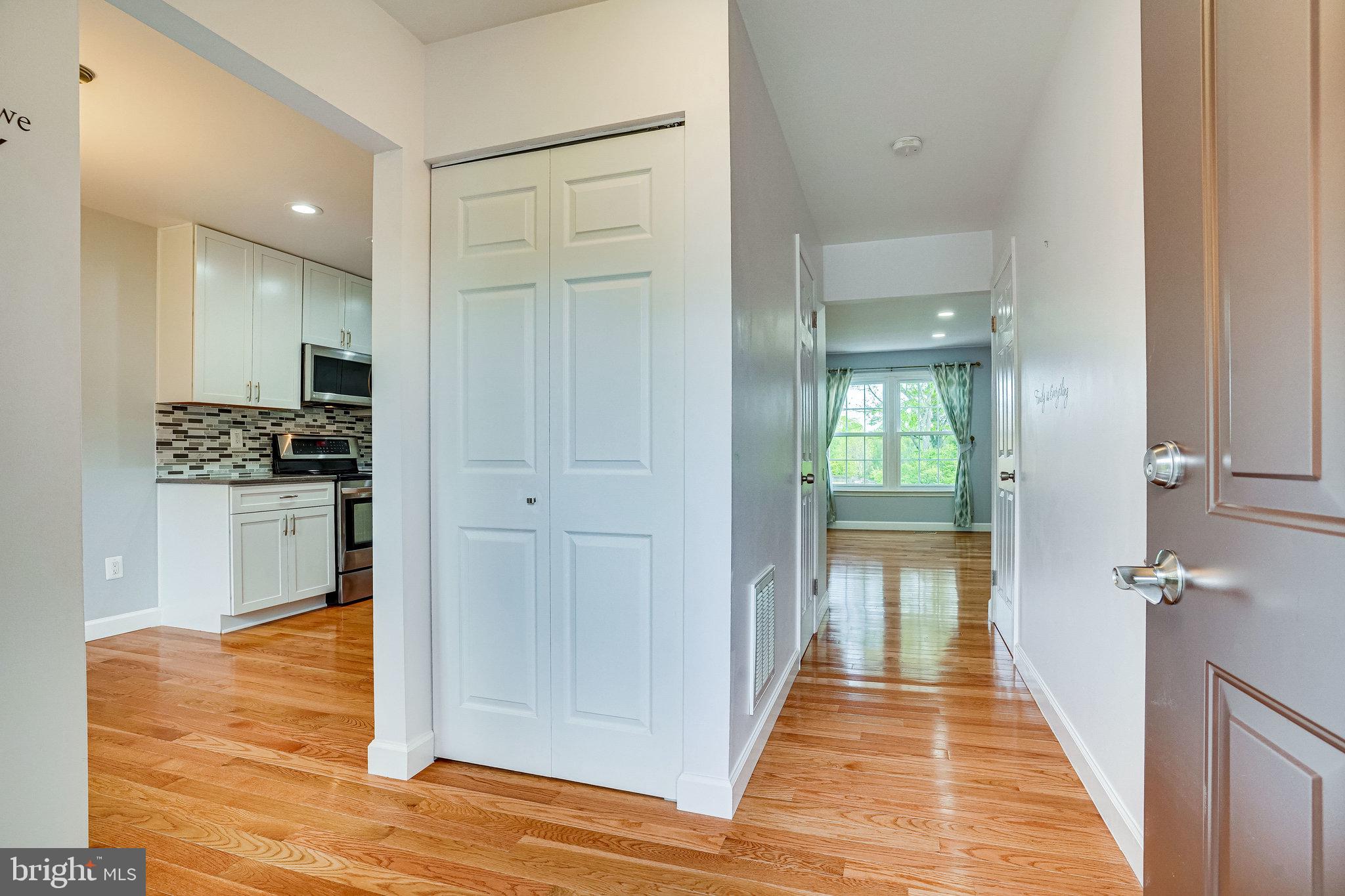 LAKEPOINTE - Residential