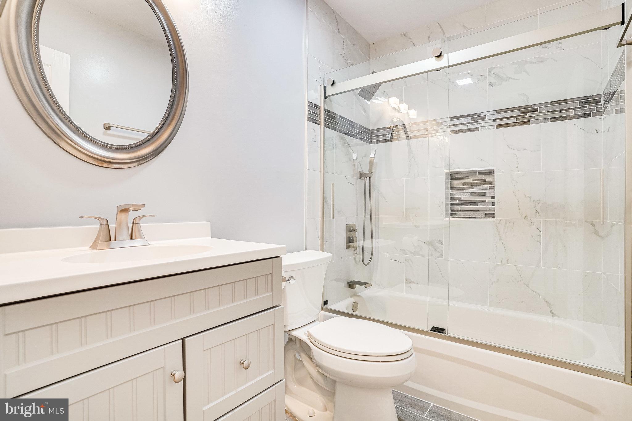 LAKEPOINTE - Residential