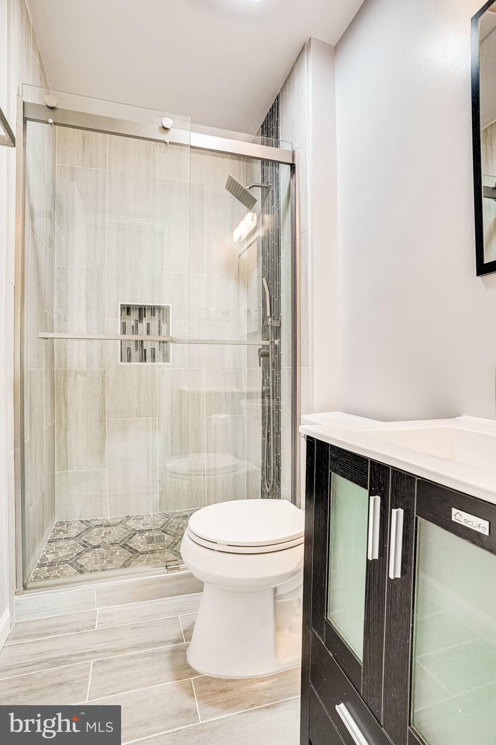 LAKEPOINTE - Residential