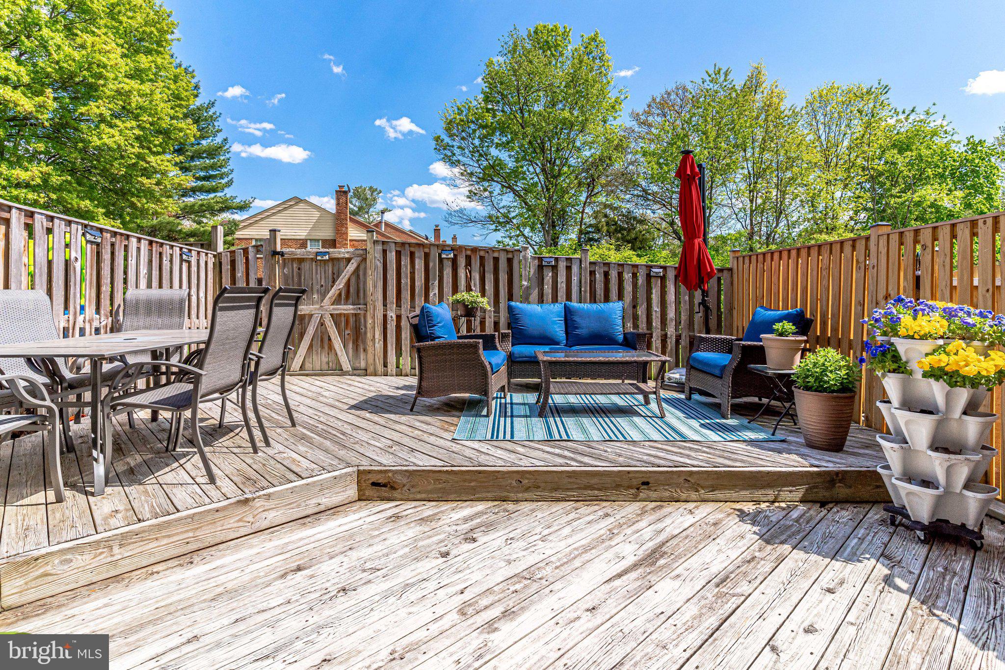 LAKEPOINTE - Residential