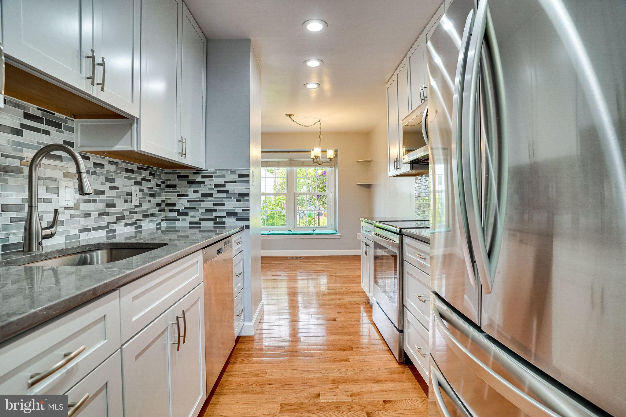 LAKEPOINTE - Residential