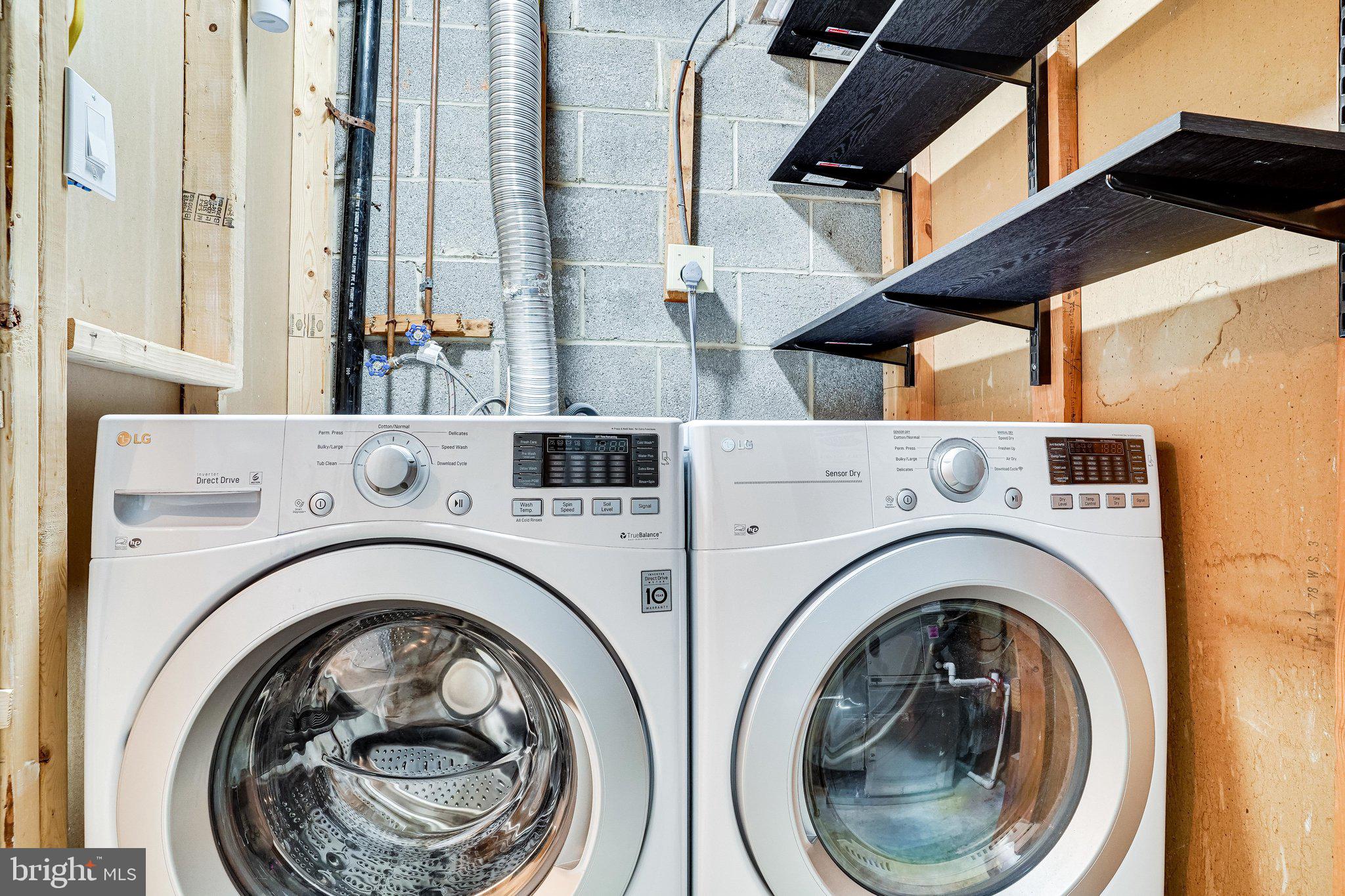 LAKEPOINTE - Residential