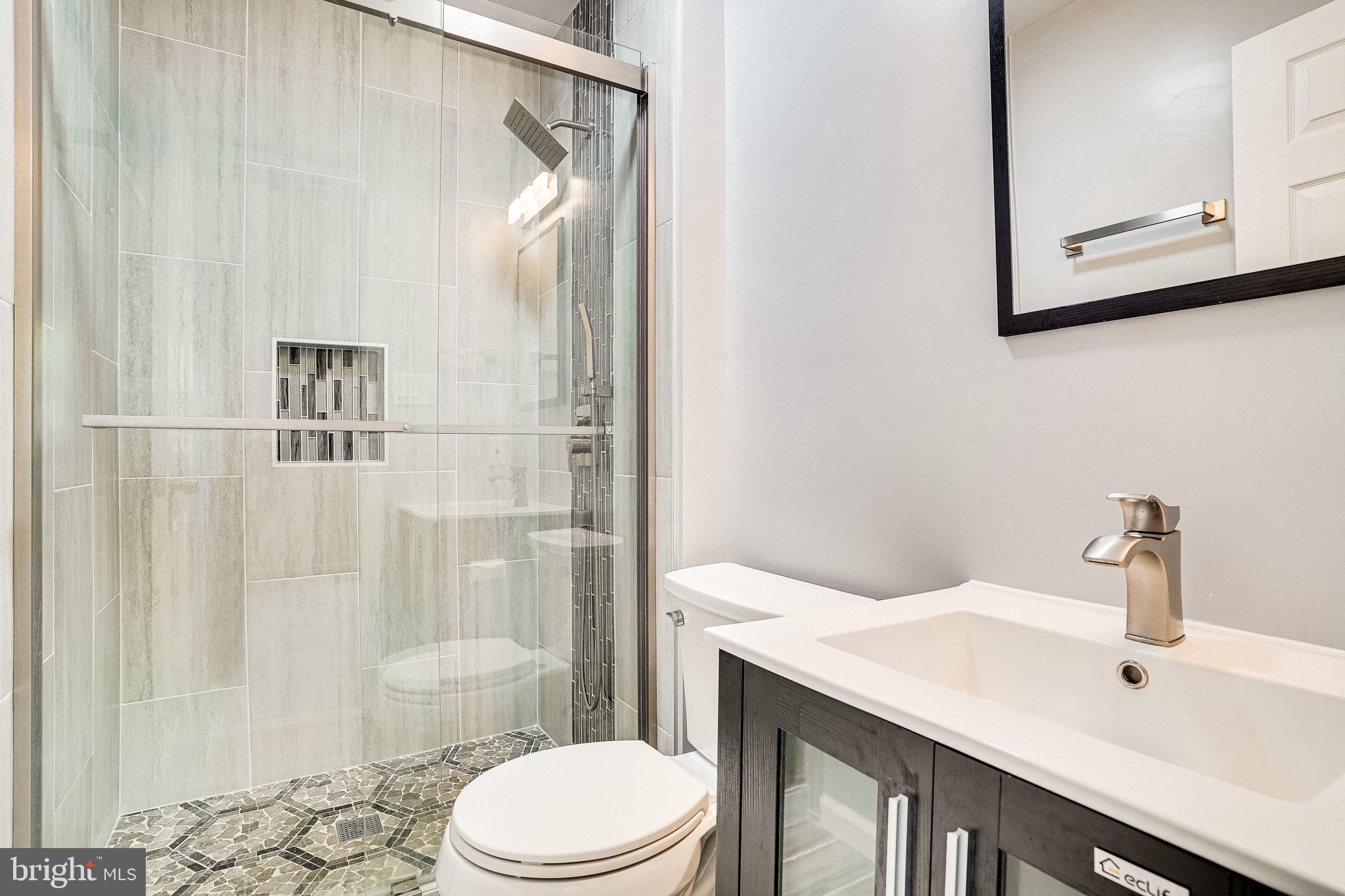 LAKEPOINTE - Residential