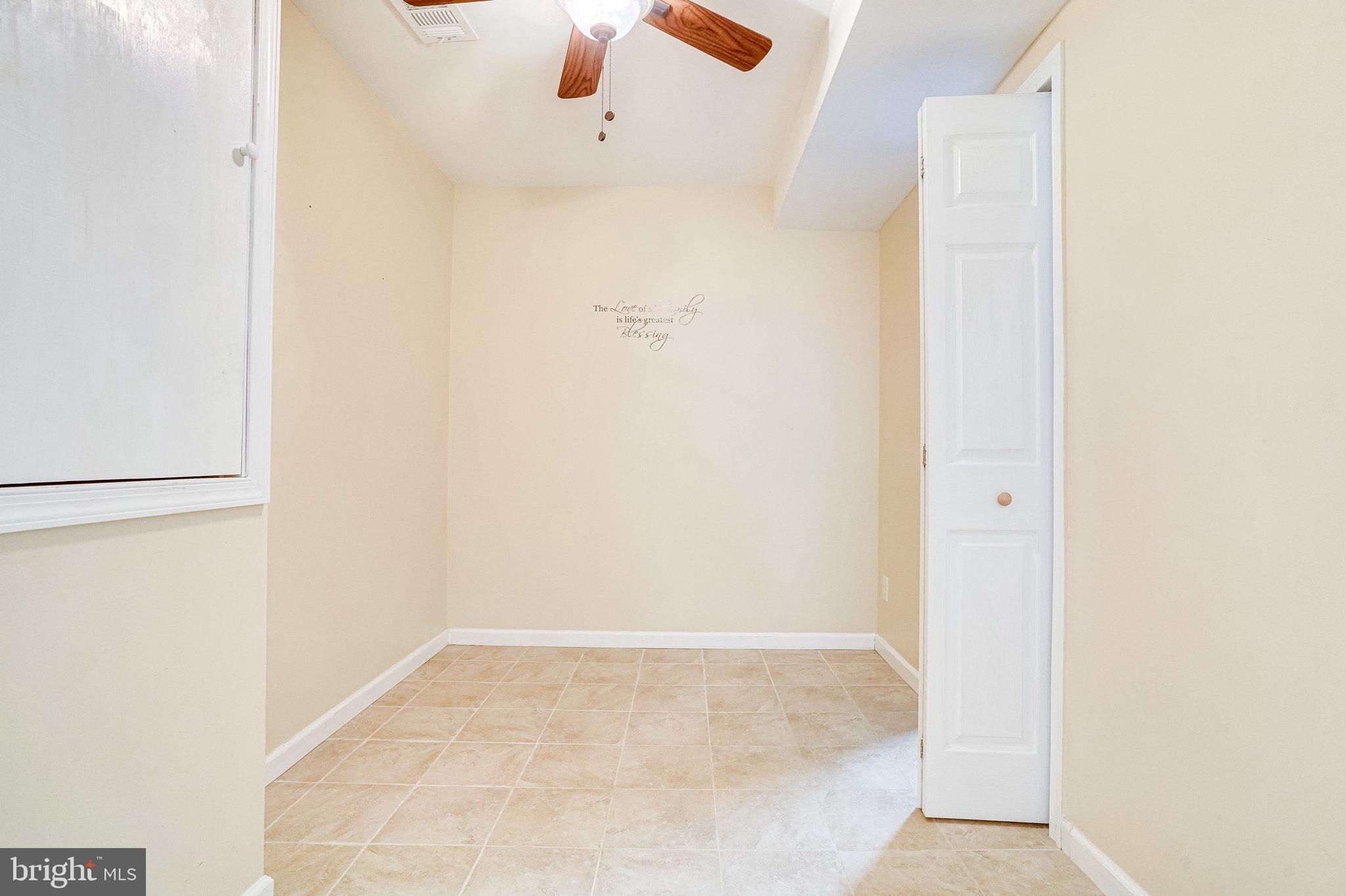 LAKEPOINTE - Residential