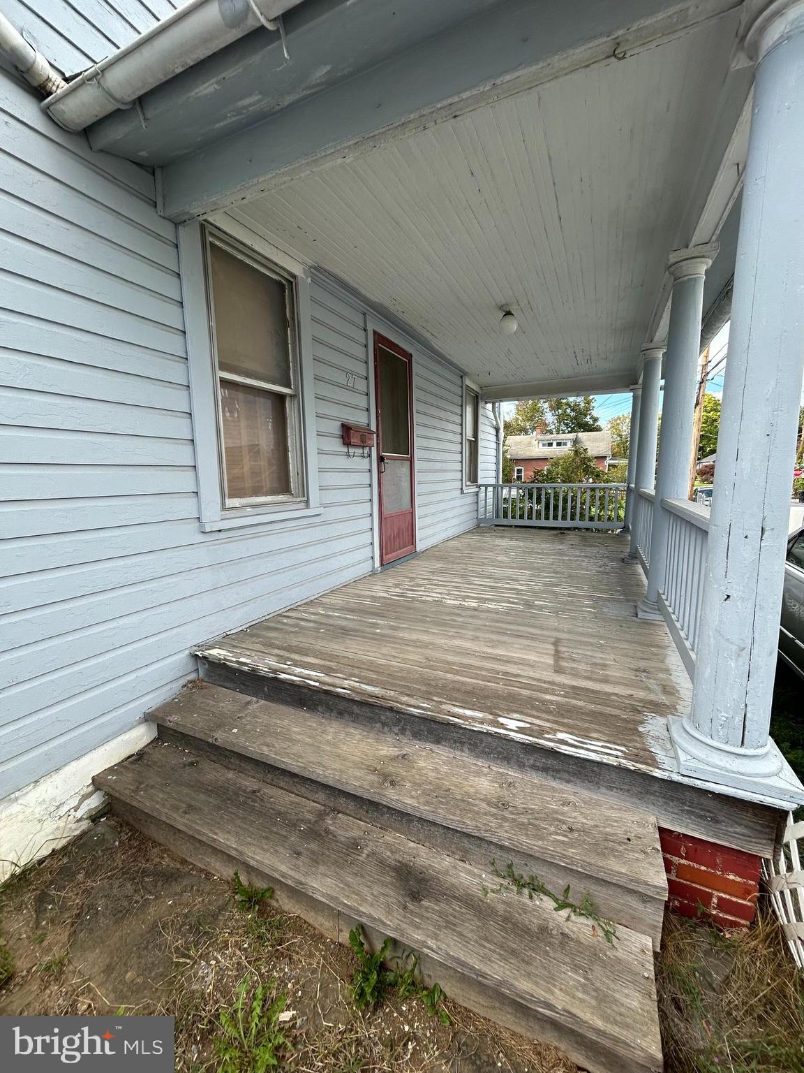 27 JACKSON AVENUE