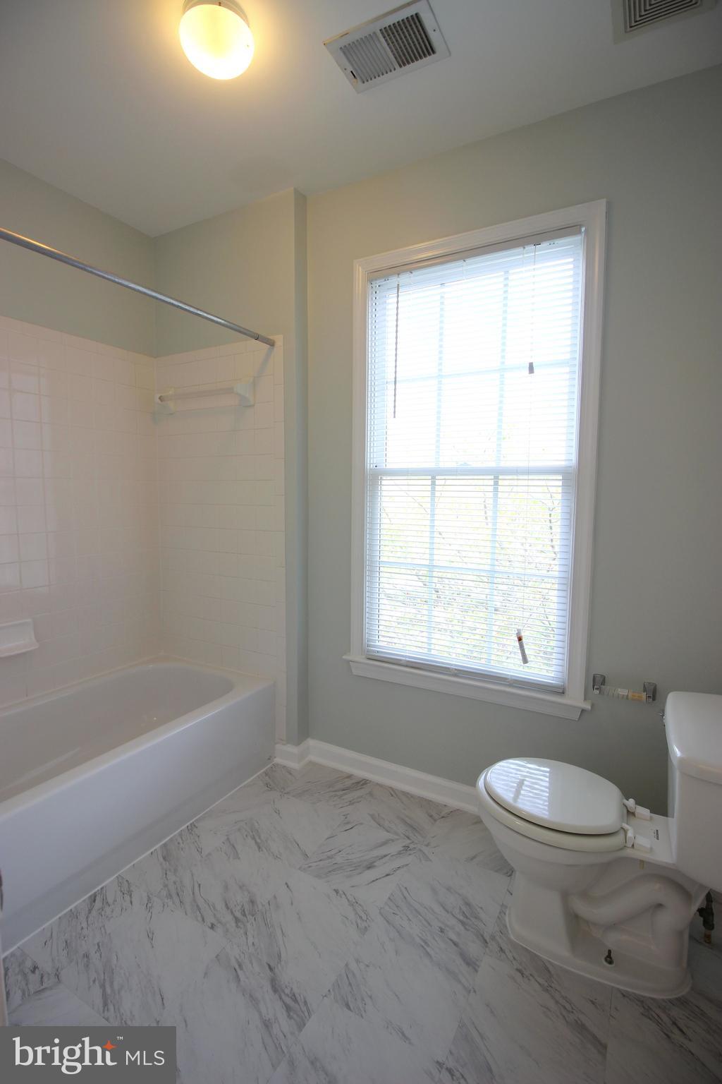 QUINCE ORCHARD PARK - Residential Lease