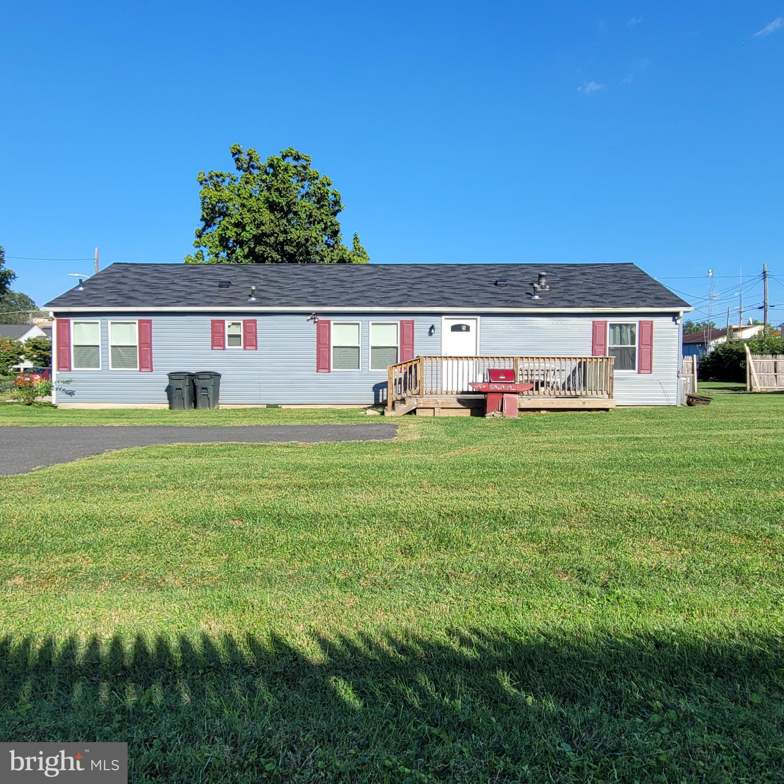 Fantastic investment opporunity in Downtown Havre de Grace! 2 lots zoned for Commercial and/or Residential uses. One lot is improved by a 1960 Square Foot 3 Bedroom/2 Full Bath Rancher featuring Cathedral Ceilings, Fireplace, Deck, Primary Bedroom and Full Primary Bath with Shower and Soaking Tub. Consult the City of Havre de Grace for potential uses.