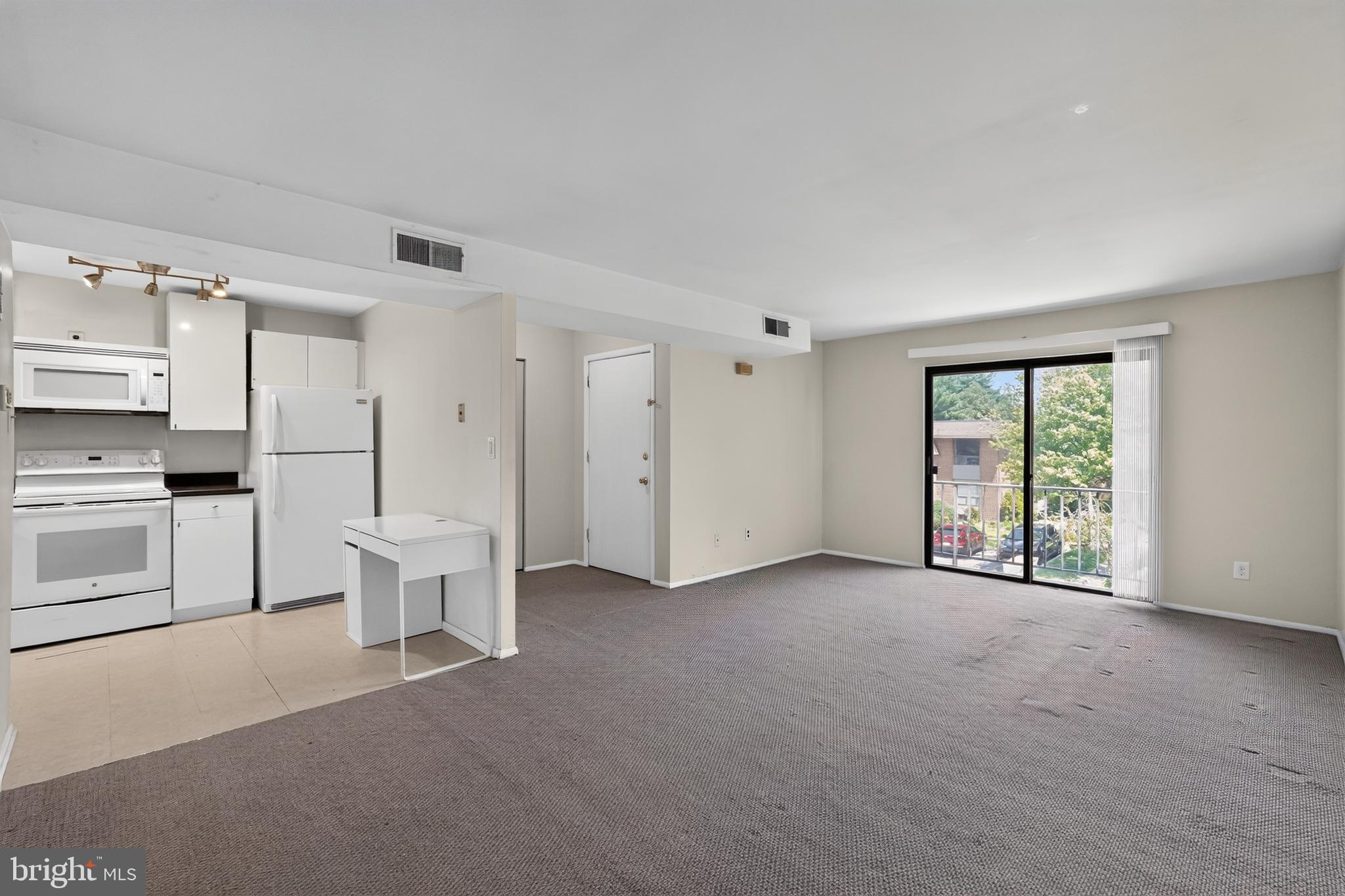 828 PUTNAM BOULEVARD B 53B