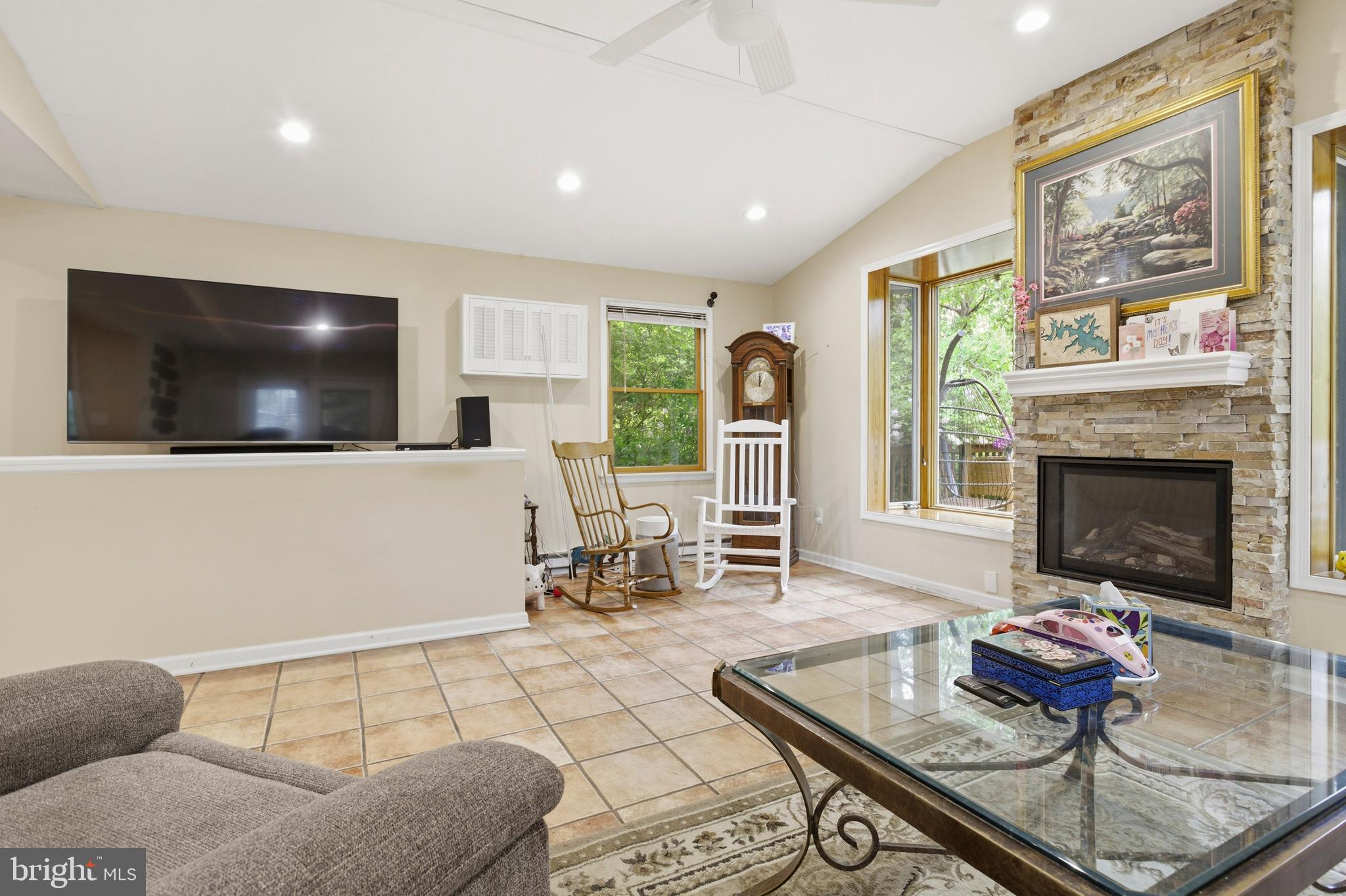SWARTHMORE HILLS - Residential