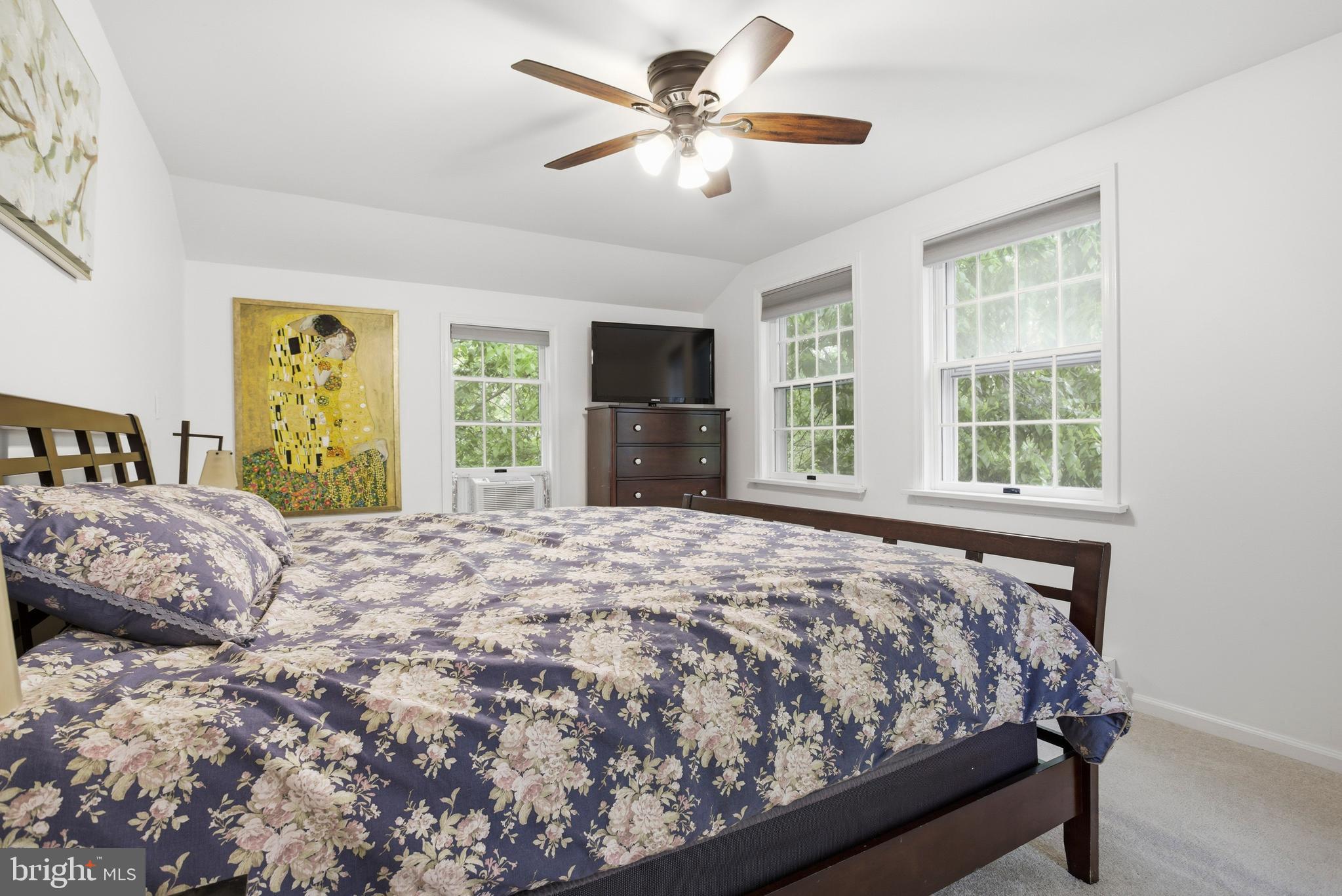 SWARTHMORE HILLS - Residential