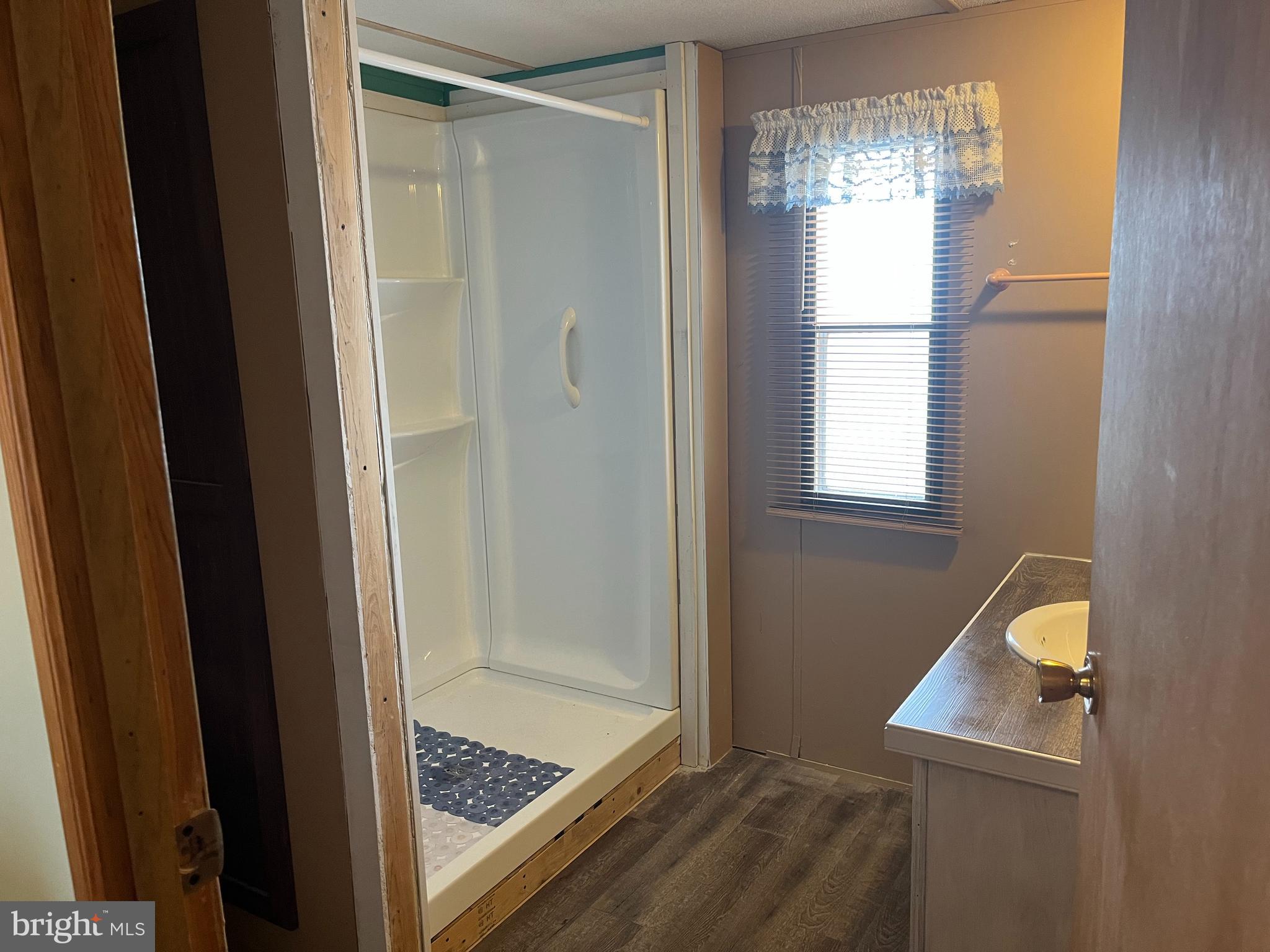 LINCOLN ESTATES MHP - Residential