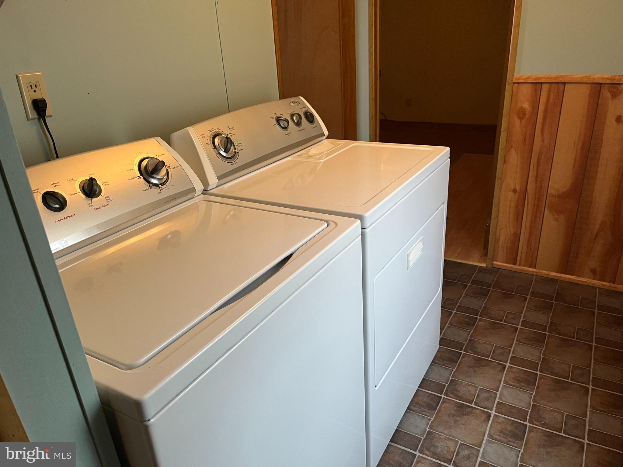 LINCOLN ESTATES MHP - Residential