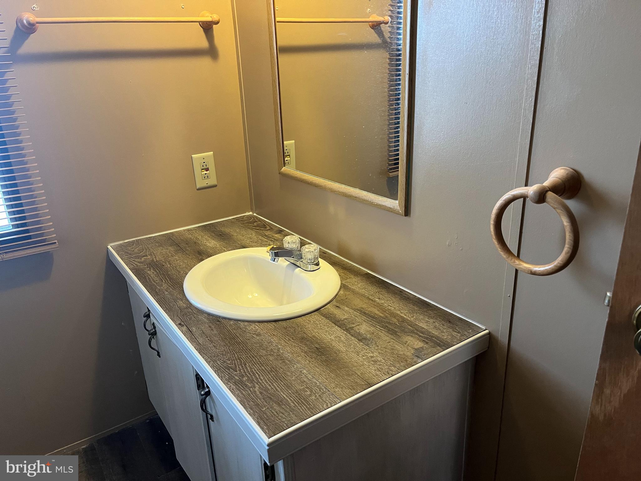 LINCOLN ESTATES MHP - Residential