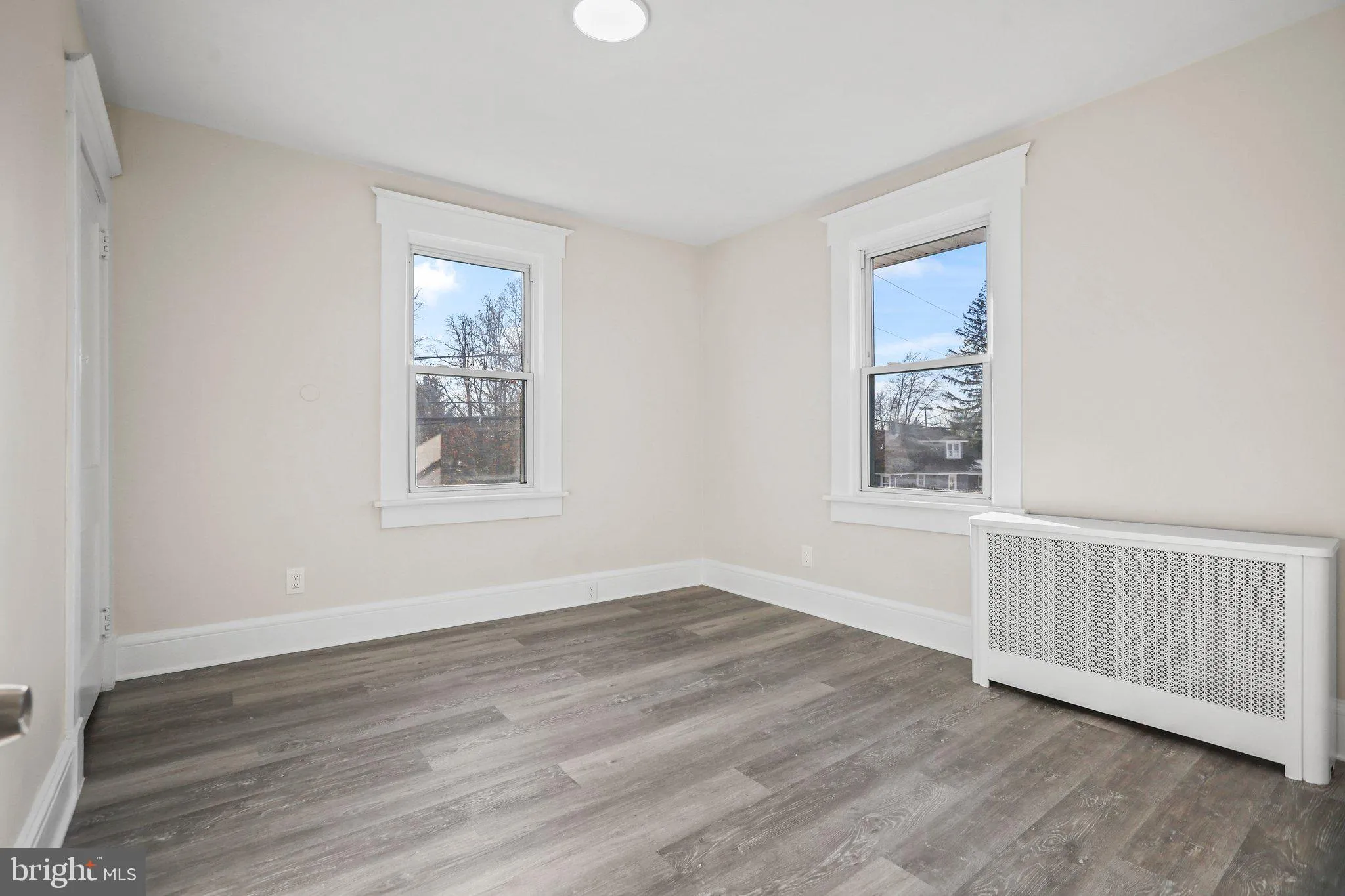 Hightstown, New Jersey 08520, United States, 4 Bedrooms Bedrooms, ,1 BathroomBathrooms,Residential,Pending,15781