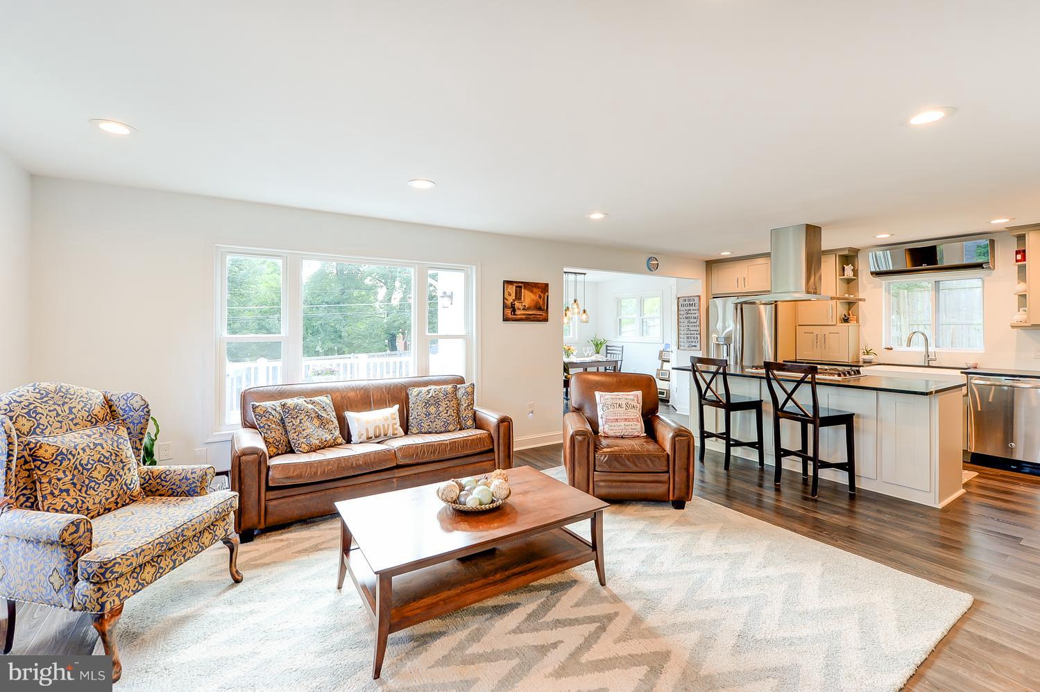 WHISTLING PINES - Residential