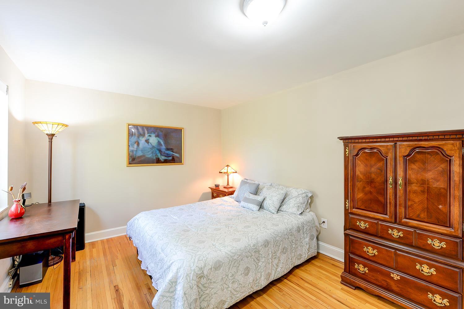 WHISTLING PINES - Residential