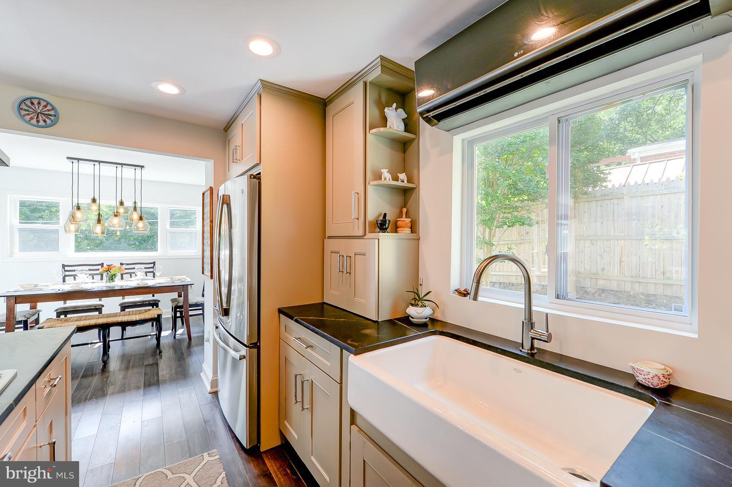 WHISTLING PINES - Residential