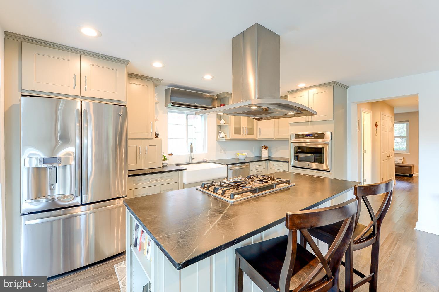 WHISTLING PINES - Residential