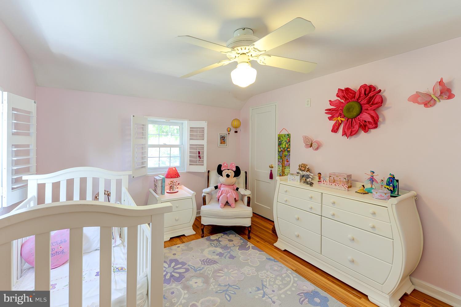 WHISTLING PINES - Residential