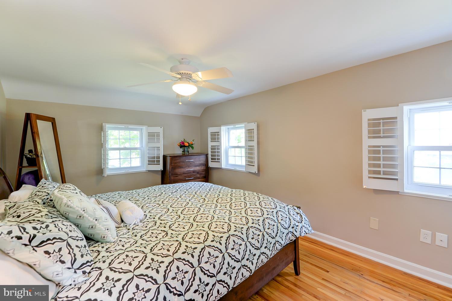 WHISTLING PINES - Residential