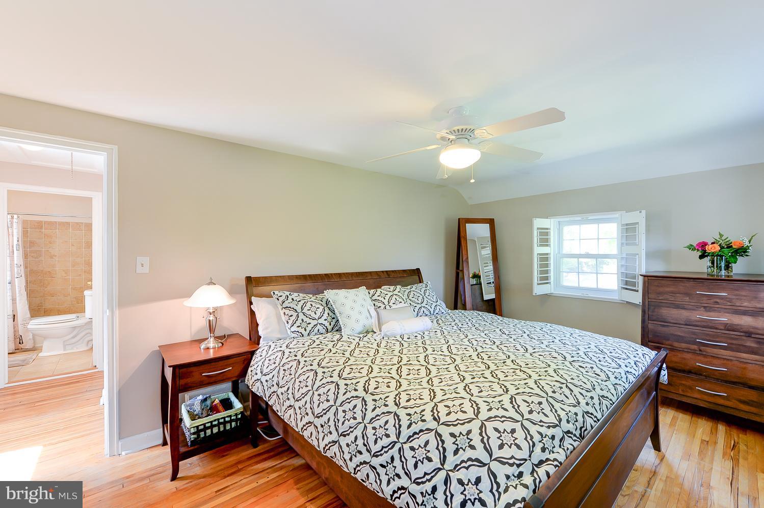 WHISTLING PINES - Residential