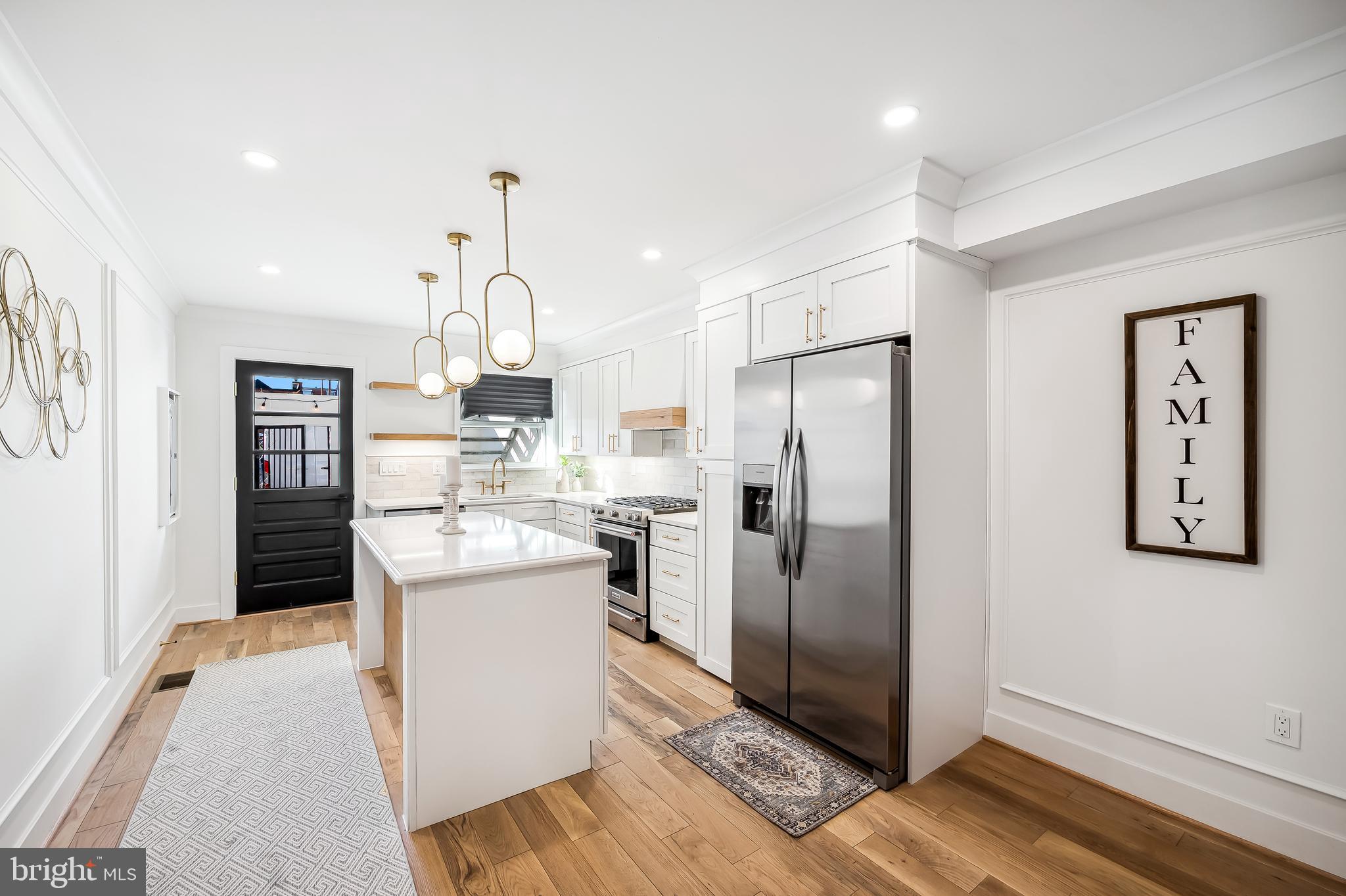 HOLLINS MARKET - Residential