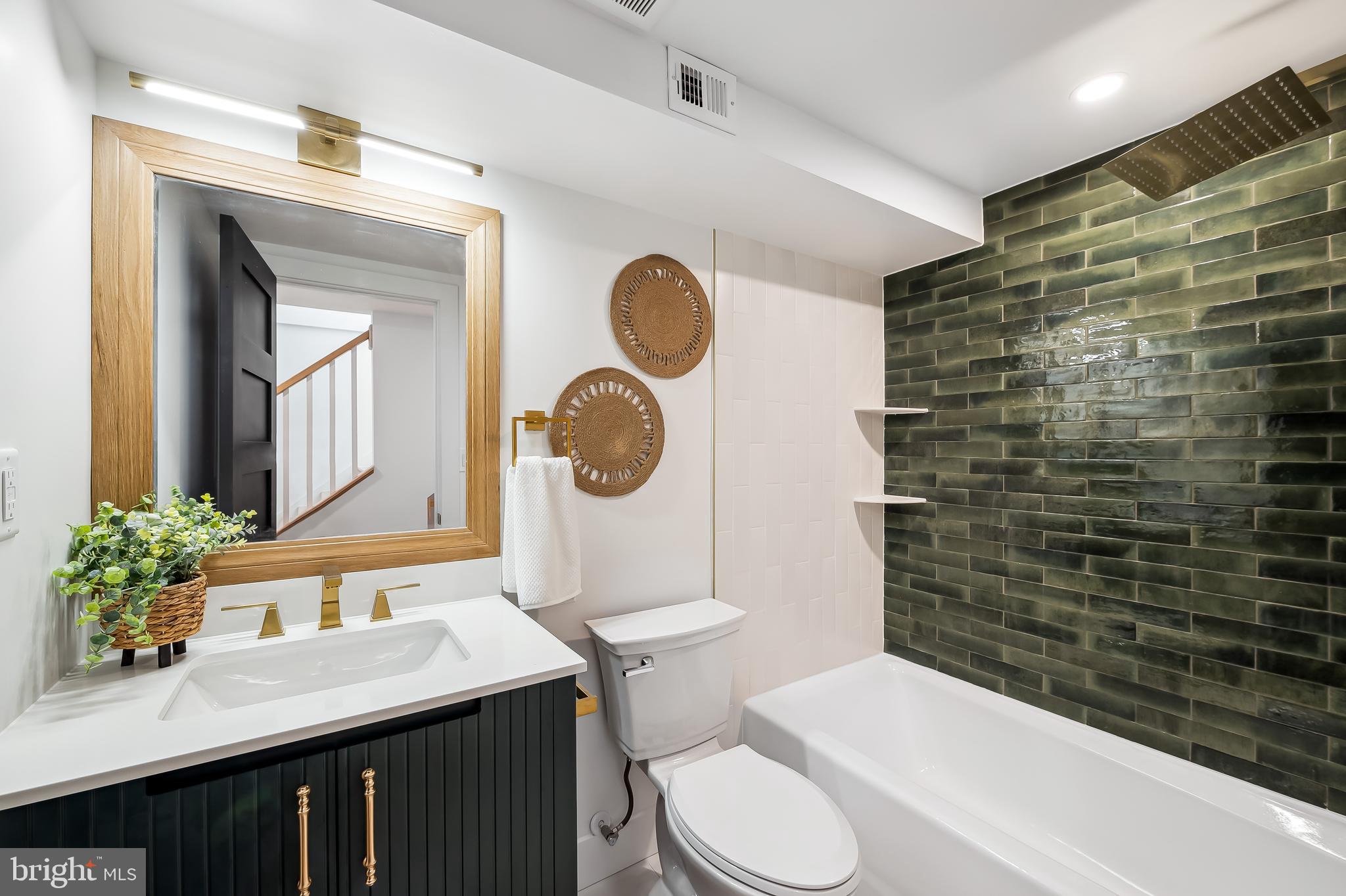 HOLLINS MARKET - Residential