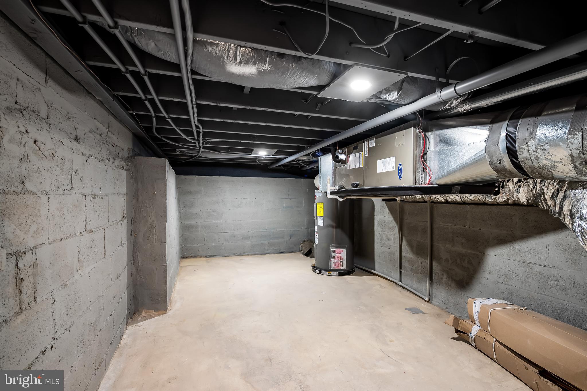 HOLLINS MARKET - Residential