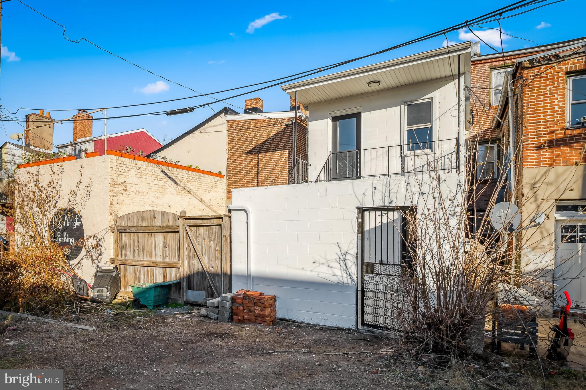 HOLLINS MARKET - Residential