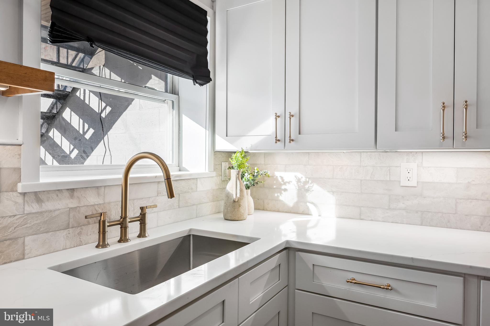 HOLLINS MARKET - Residential