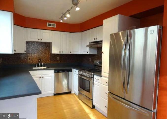 ROCK CREEK PALISADES - Residential Lease