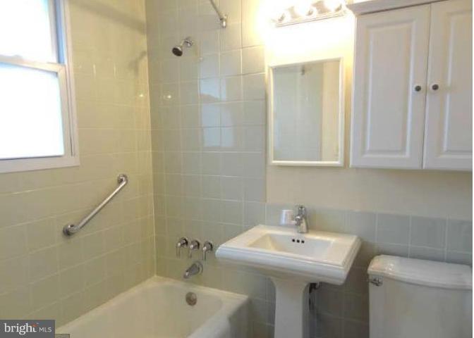 ROCK CREEK PALISADES - Residential Lease