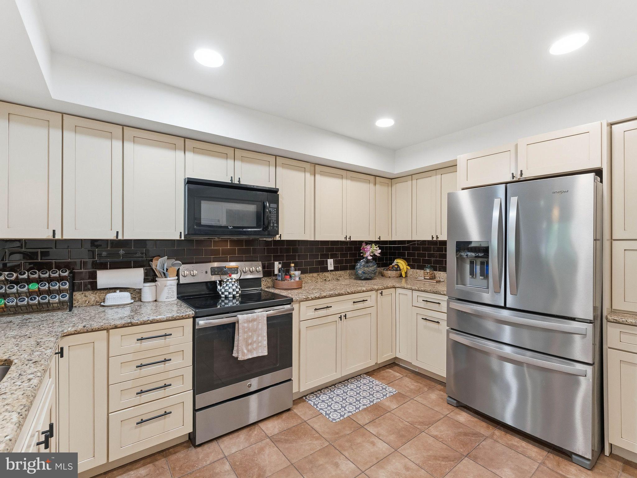 WOODLYN CROSSING - Residential