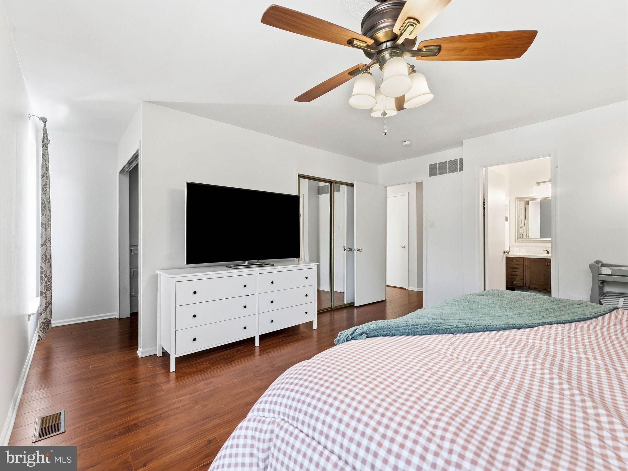 WOODLYN CROSSING - Residential