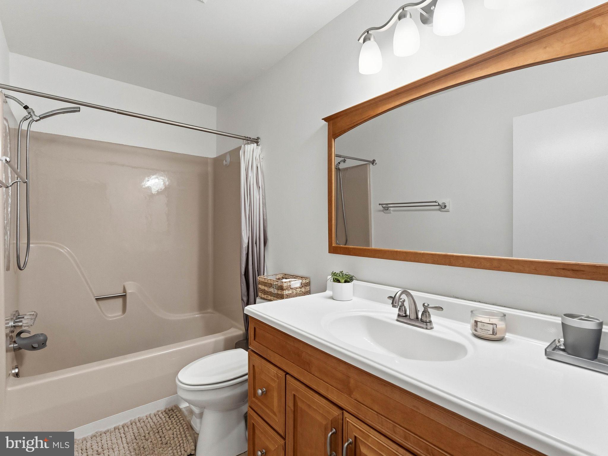 WOODLYN CROSSING - Residential