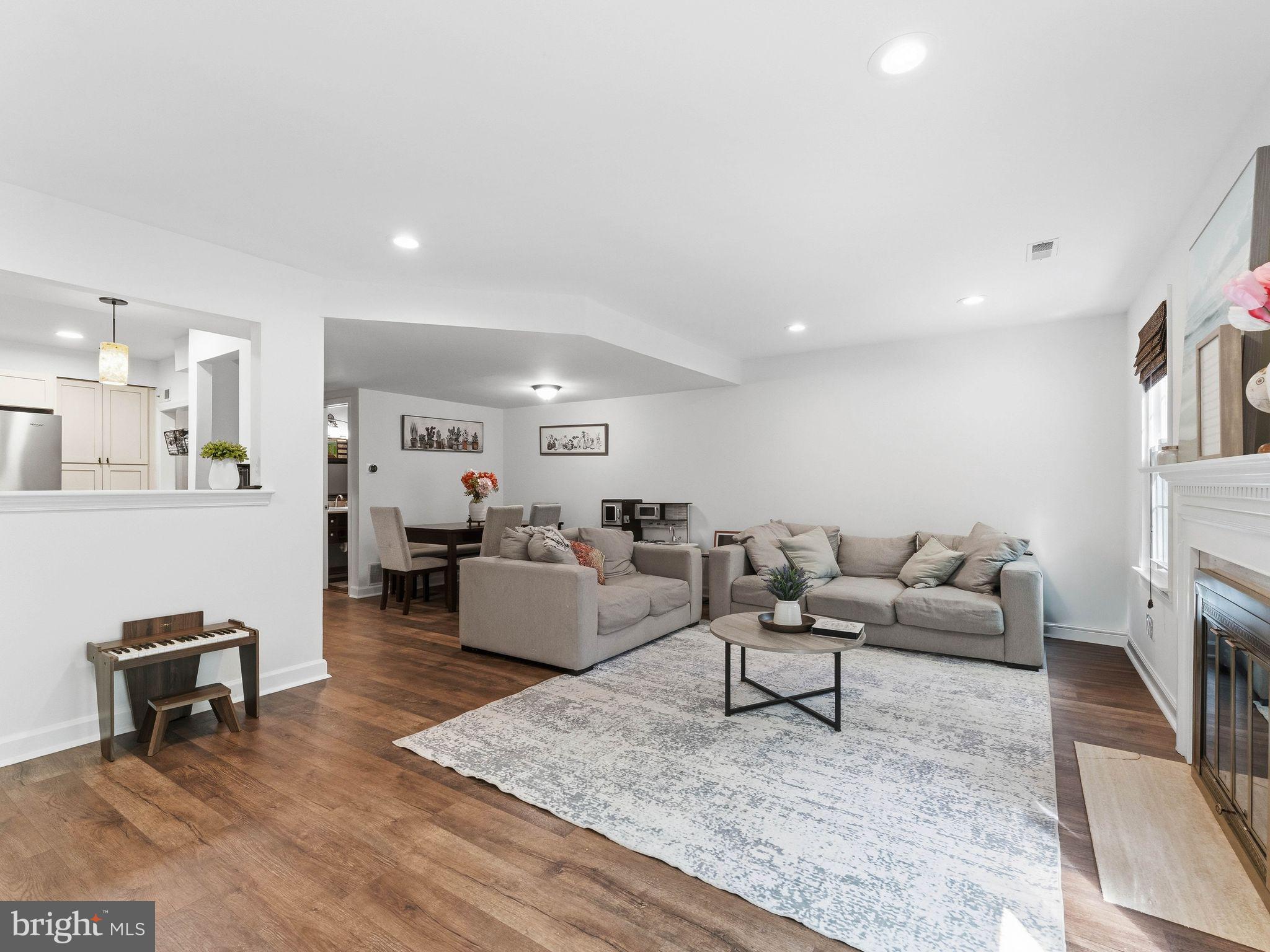 WOODLYN CROSSING - Residential