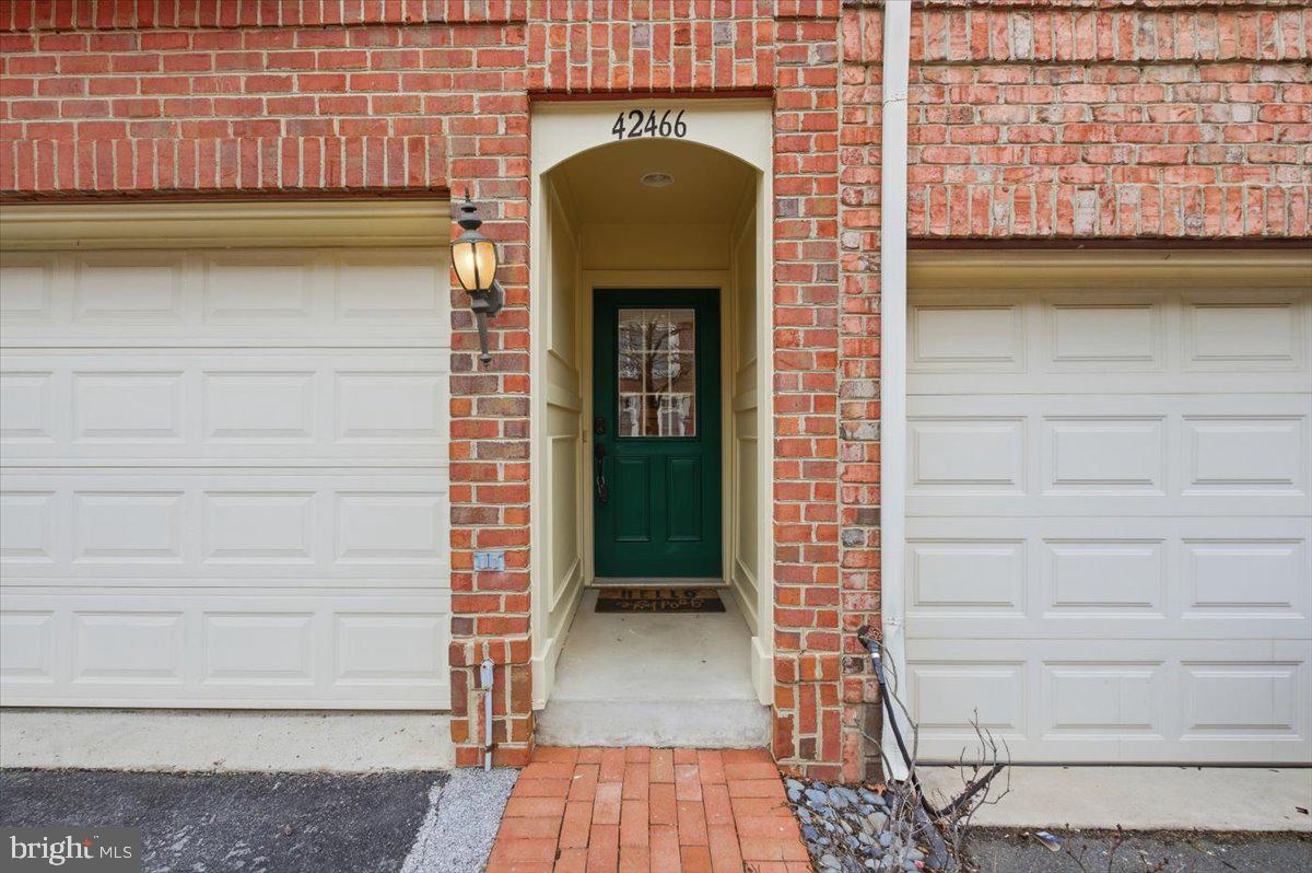 42466 REGAL WOOD DRIVE