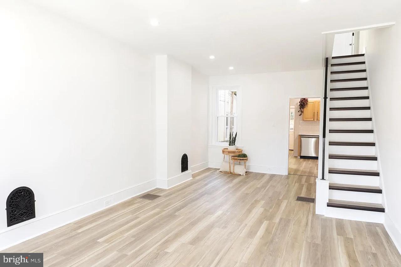 MANAYUNK - Residential Lease