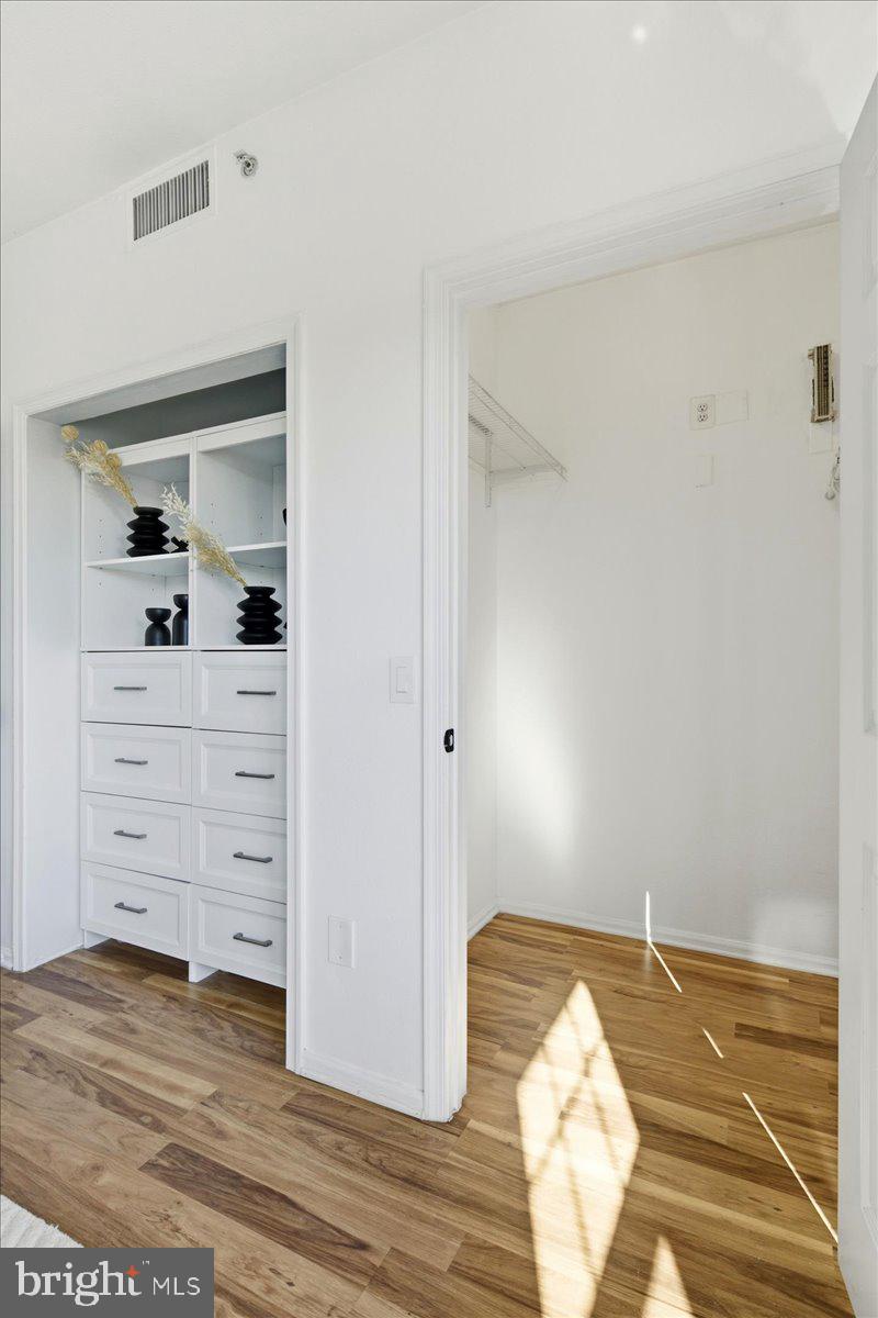 GATES OF MCLEAN - Residential