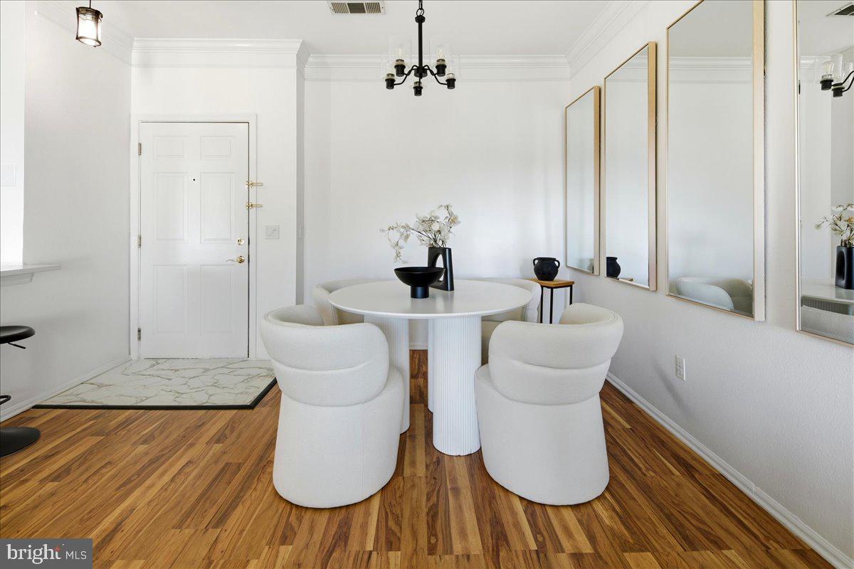 GATES OF MCLEAN - Residential