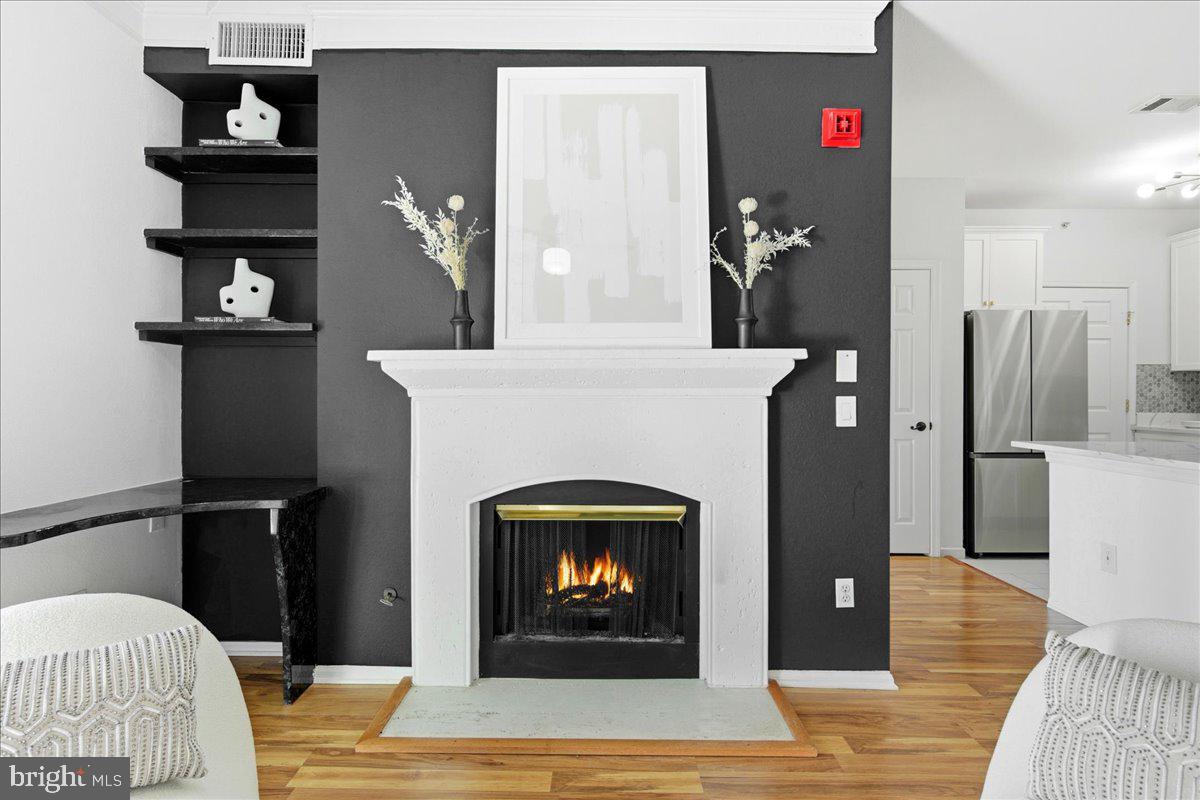 GATES OF MCLEAN - Residential