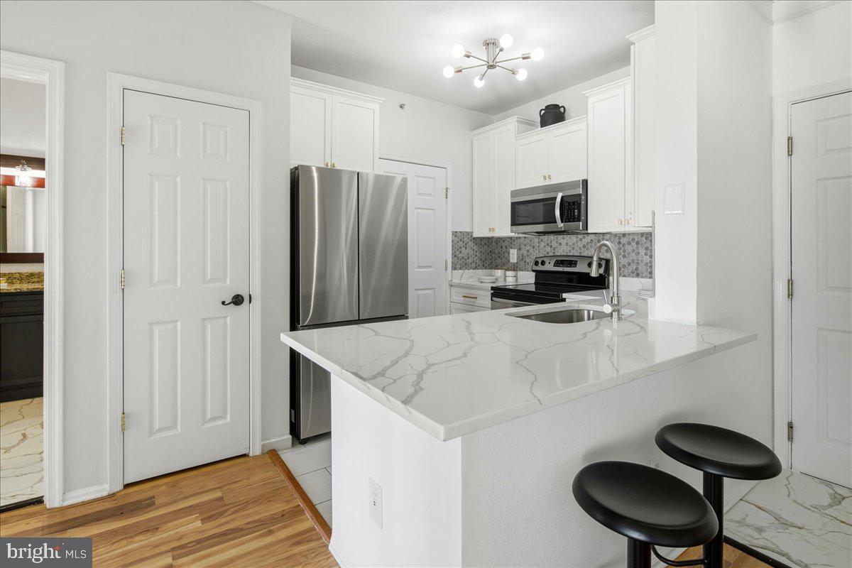 GATES OF MCLEAN - Residential