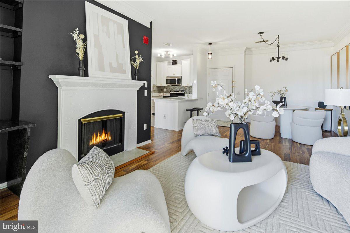 GATES OF MCLEAN - Residential