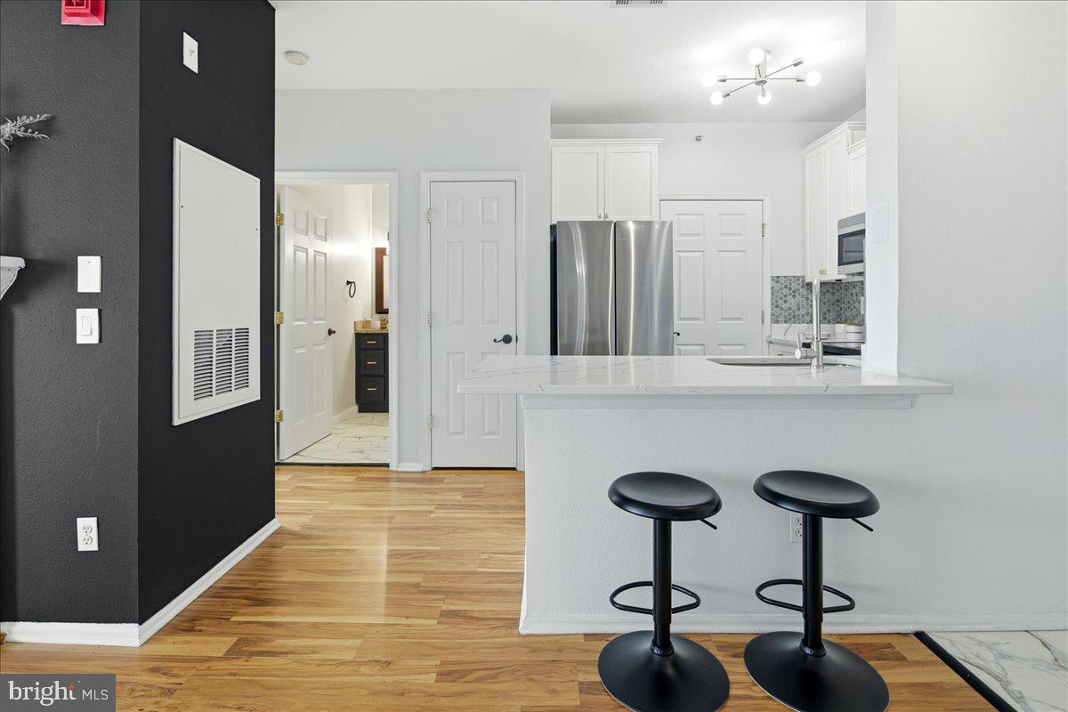 GATES OF MCLEAN - Residential